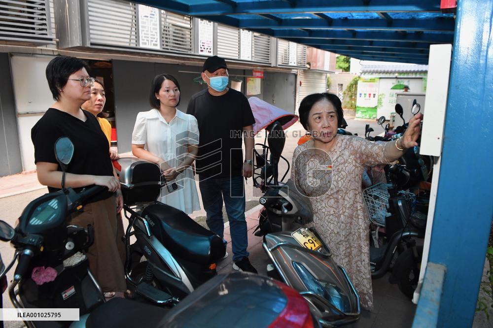 CHINA-FUJIAN-FUZHOU-COMMUNITY WORKER (CN)