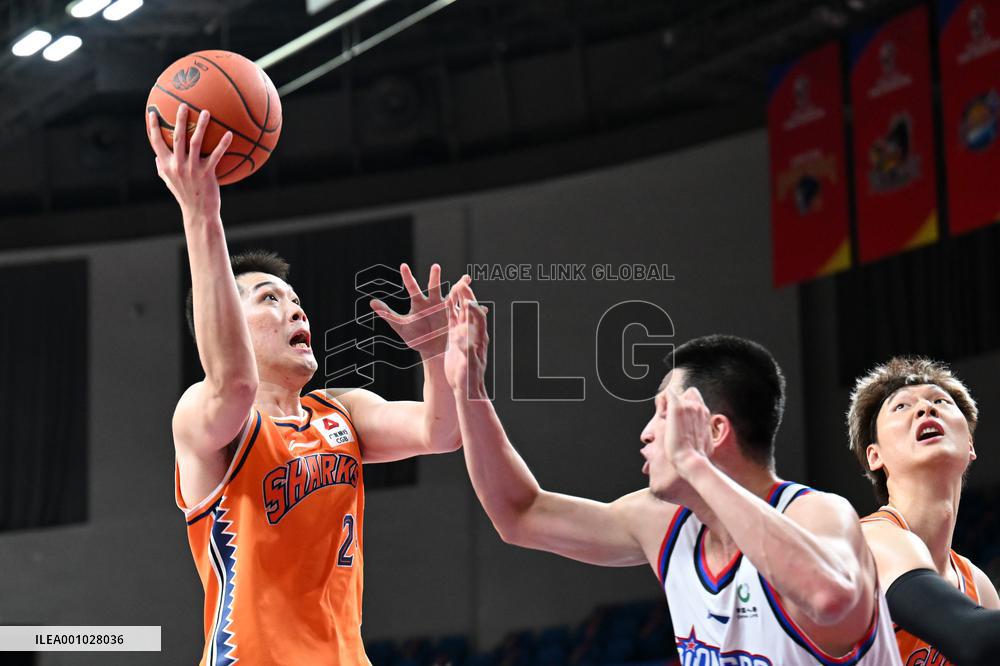 (SP)CHINA-HANGZHOU-BASKETBALL-CBA LEAGUE-TIANJIN VS SHANGHAI (CN)