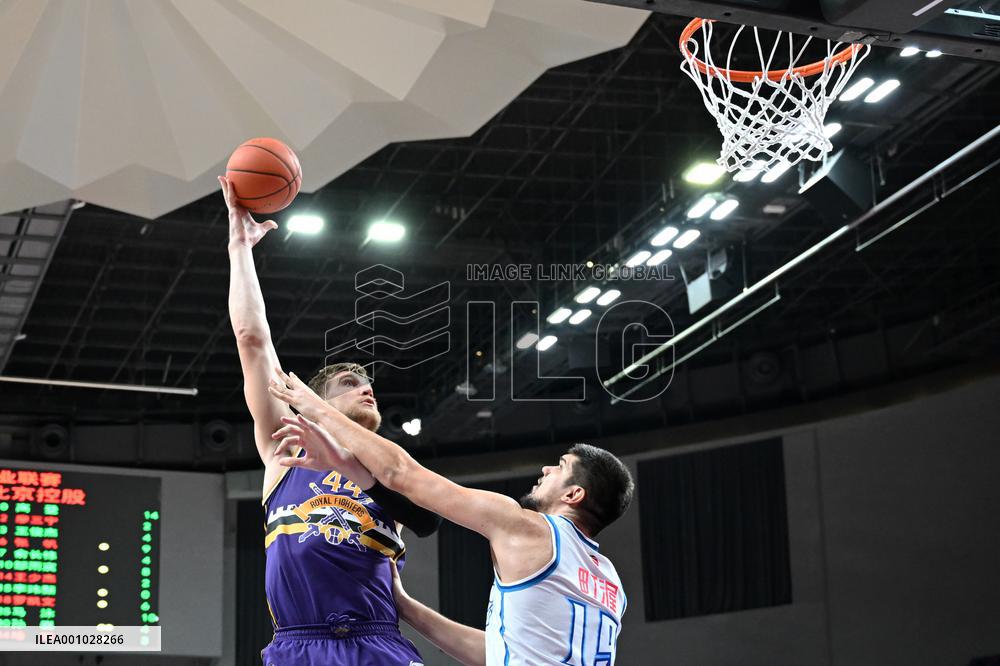 (SP)CHINA-HANGZHOU-BASKETBALL-CBA LEAGUE-NINGBO ROCKETS VS BEIJING ROYAL FIGHTERS (CN)