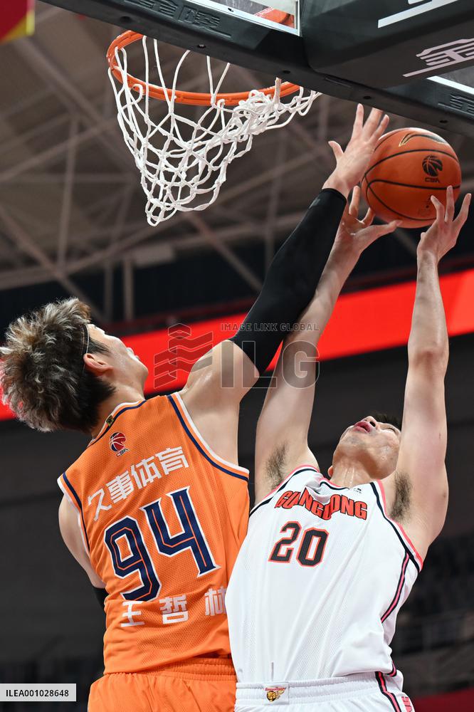 (SP)CHINA-HANGZHOU-BASKETBALL-CBA LEAGUE-GUANGDONG VS SHANGHAI (CN)