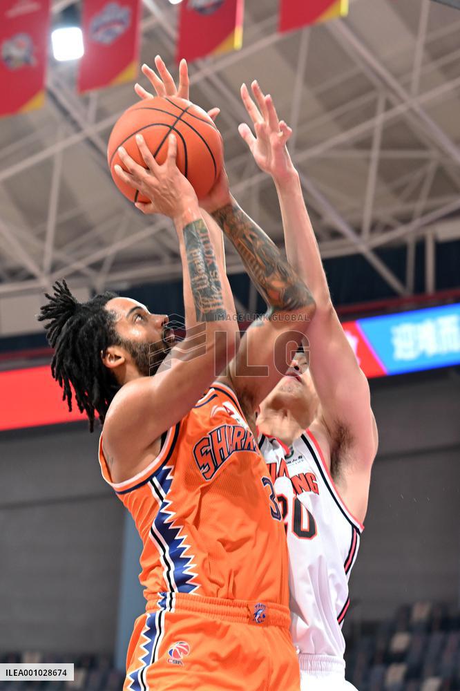 (SP)CHINA-HANGZHOU-BASKETBALL-CBA LEAGUE-GUANGDONG VS SHANGHAI (CN)