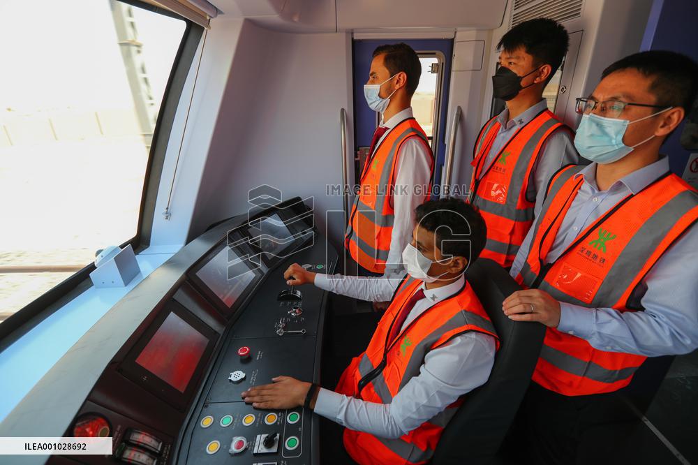 Xinhua Headlines: How China contributes to fixing deficits in global development, governance