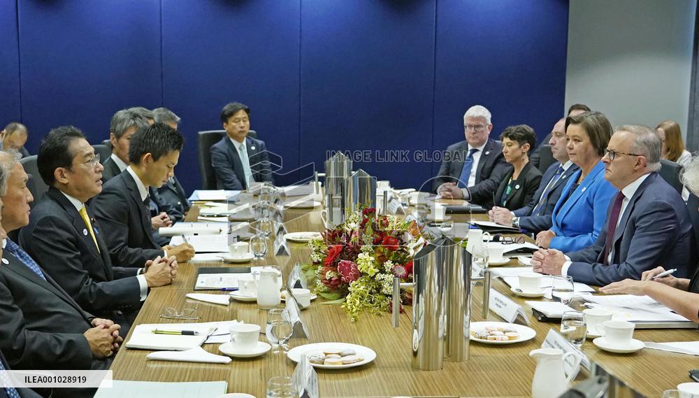 Japanese, Australian prime ministers