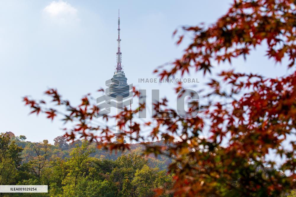 SOUTH KOREA-SEOUL-AUTUMN SCENERY