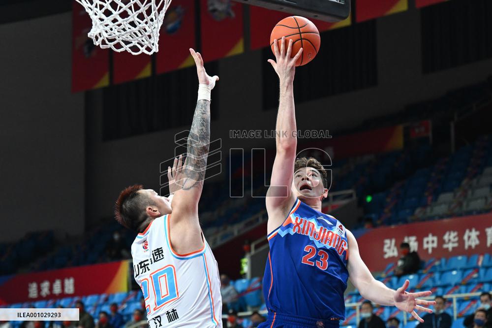 (SP)CHINA-HANGZHOU-BASKETBALL-CBA LEAGUE-XINJIANG VS SHANDONG (CN)