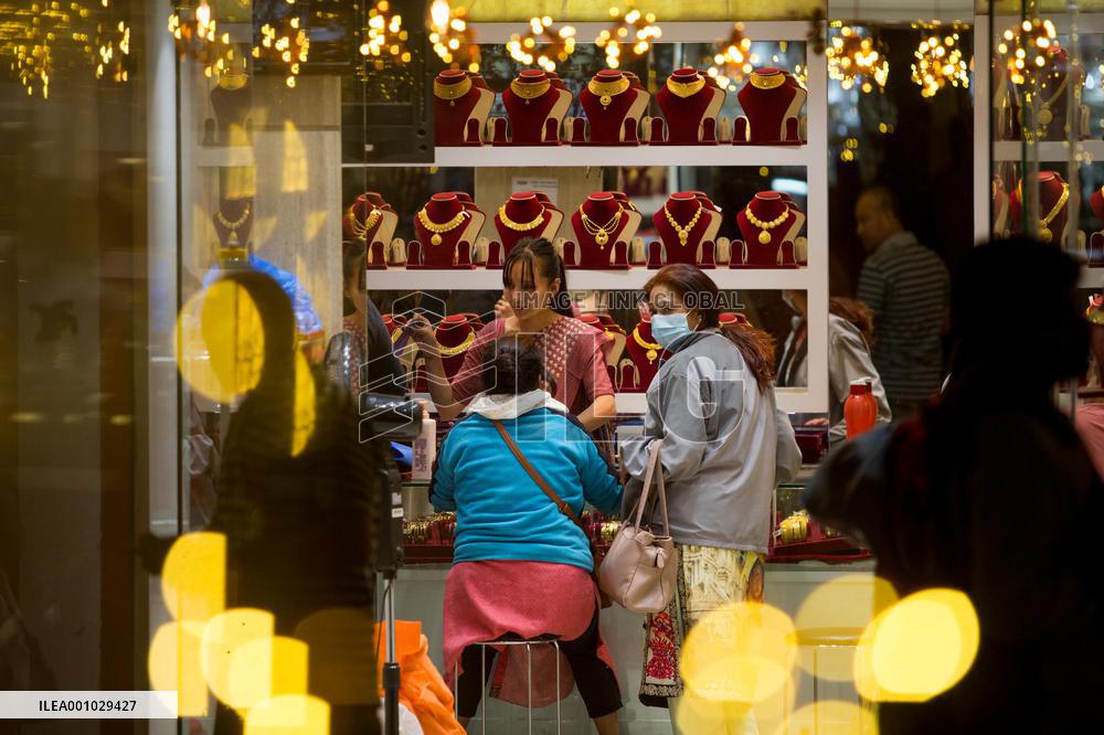 NEPAL-KATHMANDU-TIHAR-MARKET