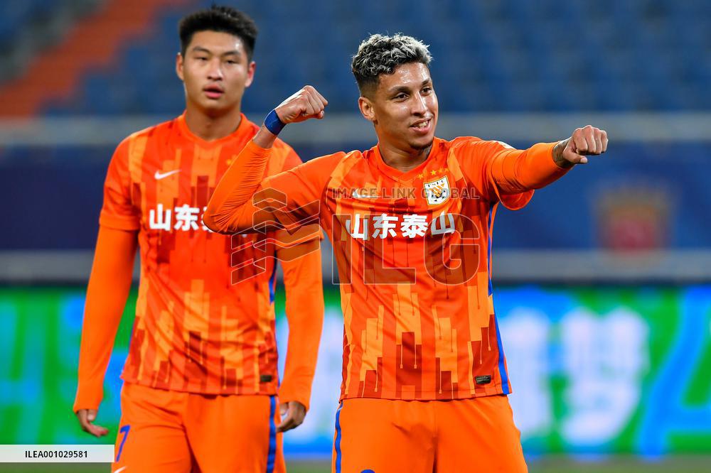 (SP)CHINA-JINAN-FOOTBALL-CSL-SHANDONG TAISHAN VS GUANGZHOU (CN)