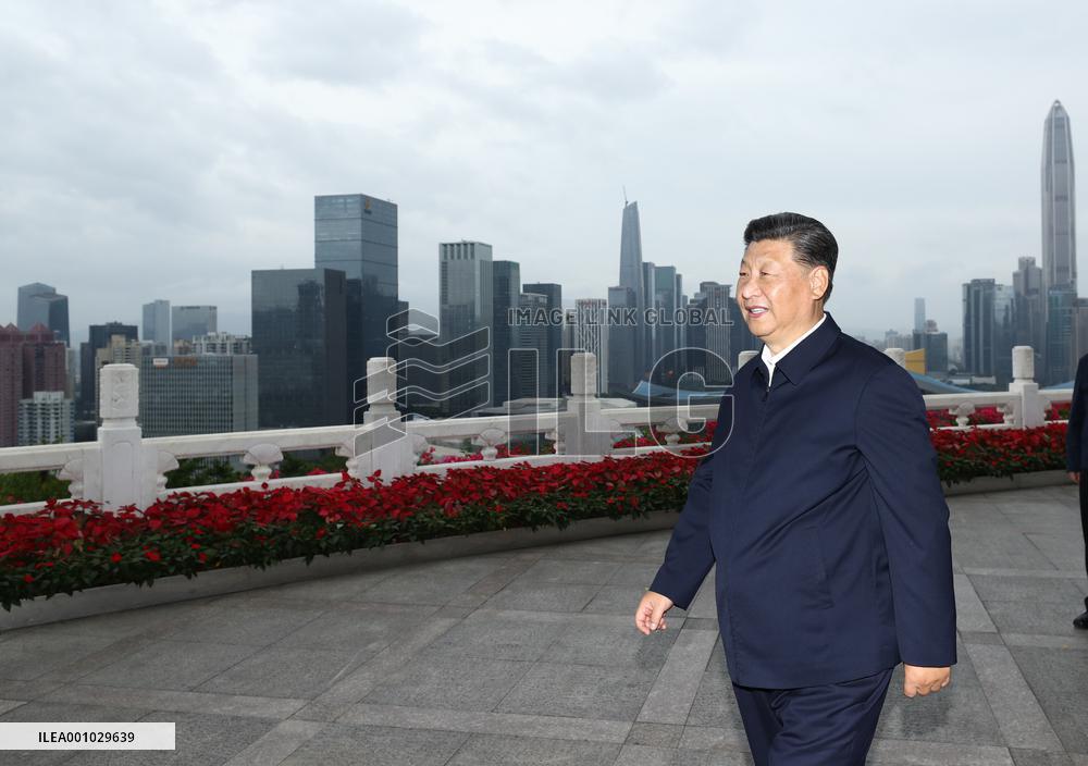Profile: Xi Jinping leads China on new journey