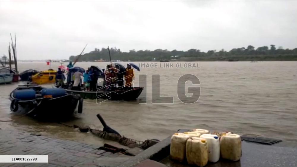Bangladesh braces for cyclone Sitran