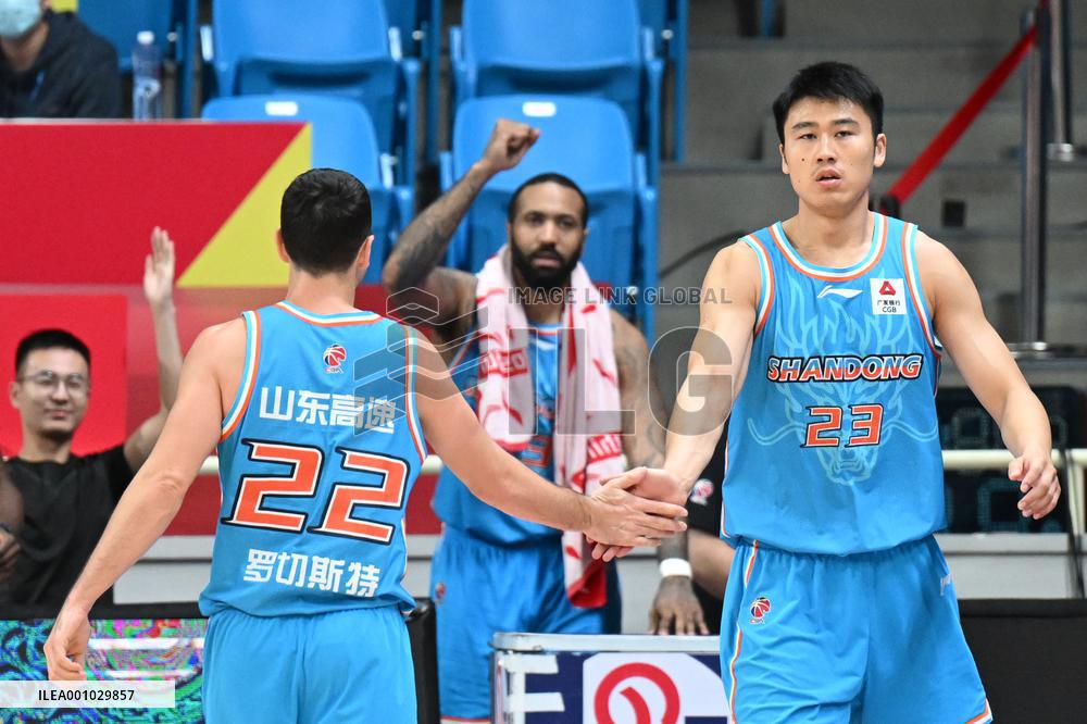 (SP)CHINA-HANGZHOU-BASKETBALL-CBA LEAGUE-SHANGHAI VS SHANDONG (CN)