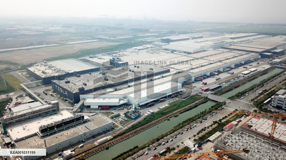 Xinhua Headlines: Pilot FTZs gear up China's high-quality opening up