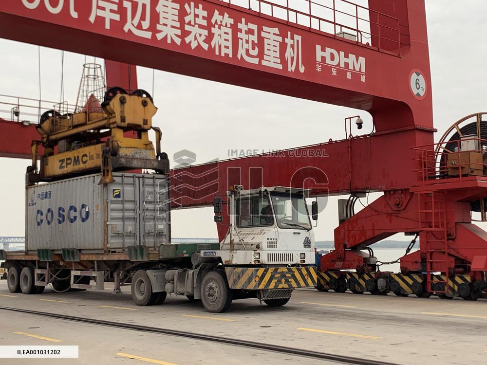 Xinhua Headlines: Pilot FTZs gear up China's high-quality opening up