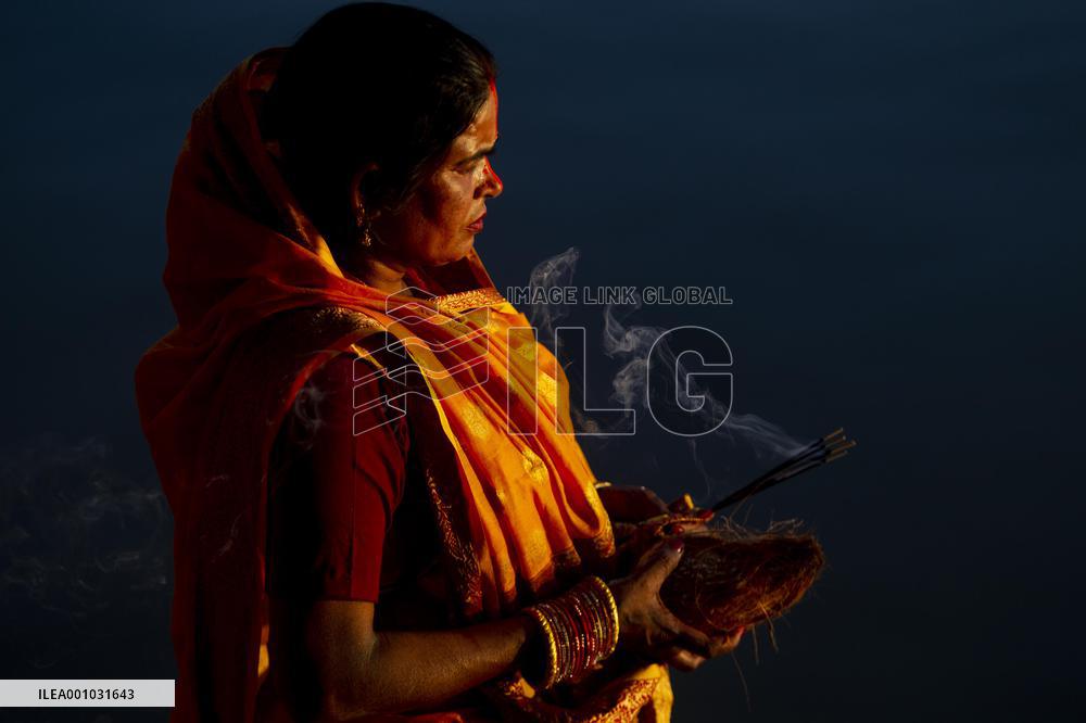 NEPAL-KATHMANDU-CHHATH FESTIVAL