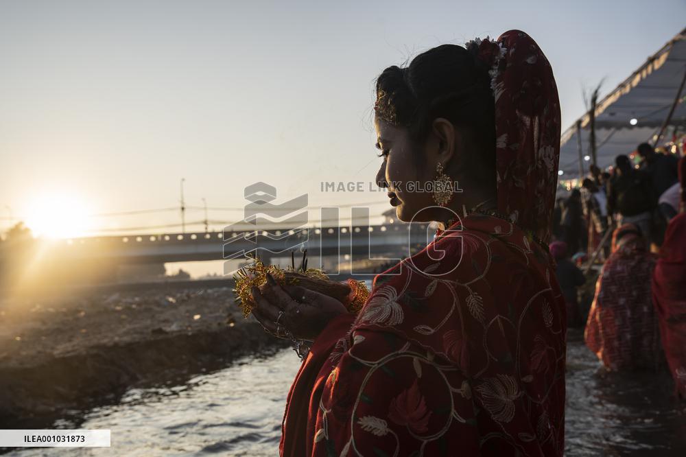 NEPAL-KATHMANDU-CHHATH FESTIVAL