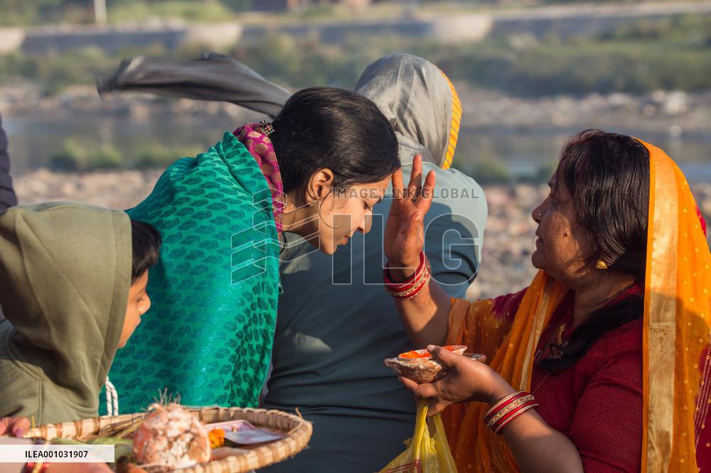 NEPAL-KATHMANDU-CHHATH FESTIVAL