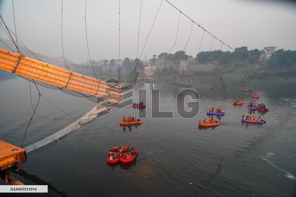 INDIA-GUJARAT-BRIDGE COLLAPSE