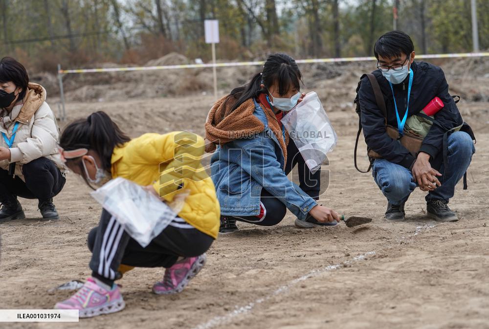 CHINA-BEIJING-LIULIHE RELIC SITE-ARCHAEOLOGICAL TOUR (CN)
