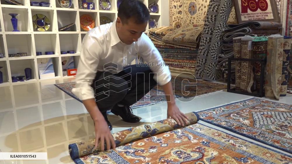 Afghan businessman busy preparing for CIIE