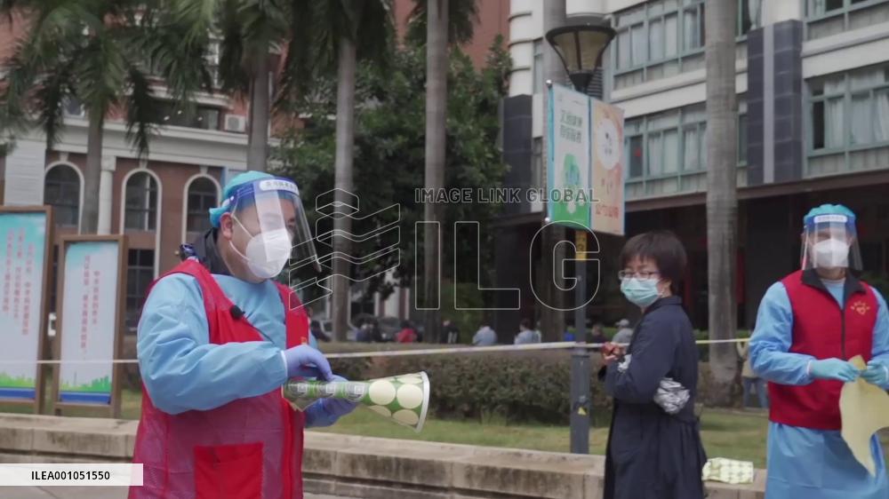 Foreign volunteers help fight COVID-19 in E China's Fuzhou