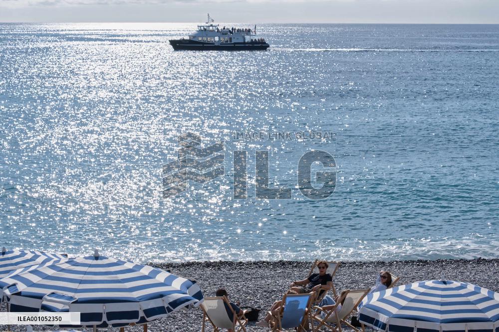 FRANCE-WEATHER-HOT AUTUMN
