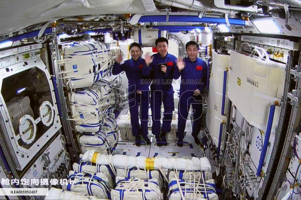 (EyesonSci)CHINA-MENGTIAN-SHENZHOU-14 ASTRONAUTS (CN)