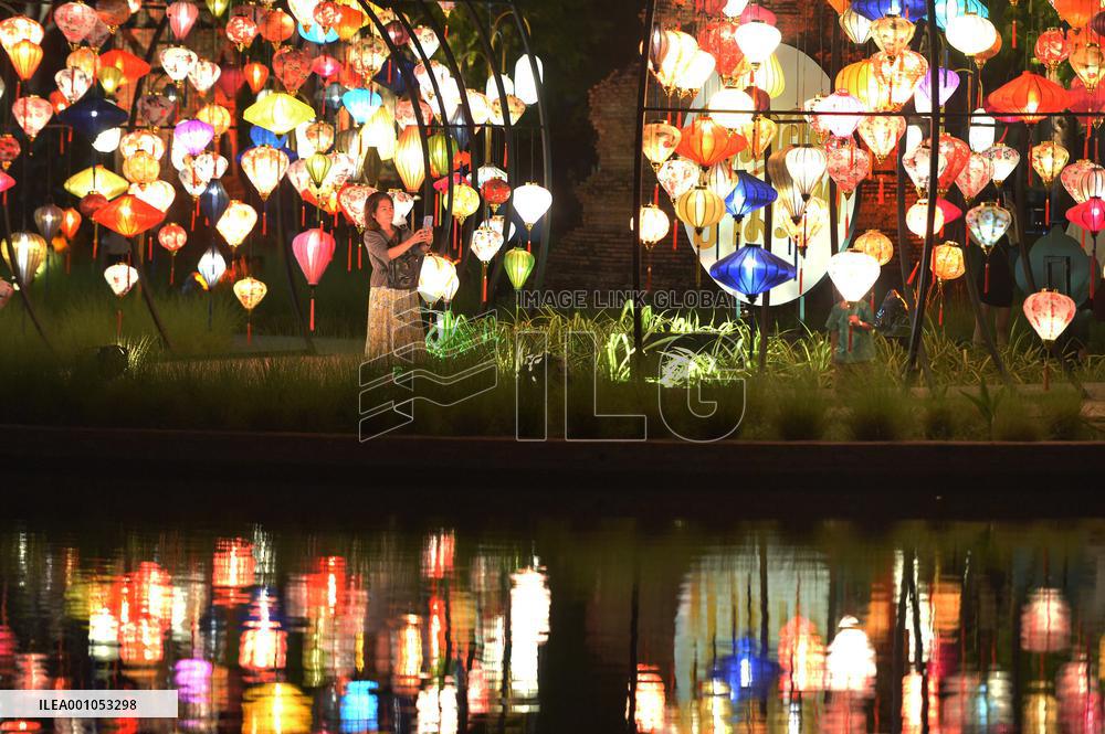 THAILAND-SAMUT PRAKAN-LANTERN-FOOD-FESTIVAL