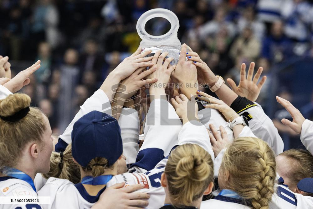 Ringette World Championships final match Finland vs Canada - Presidents Trophy