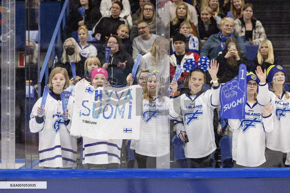 Ringette World Championships final match Finland vs Canada - Presidents Trophy