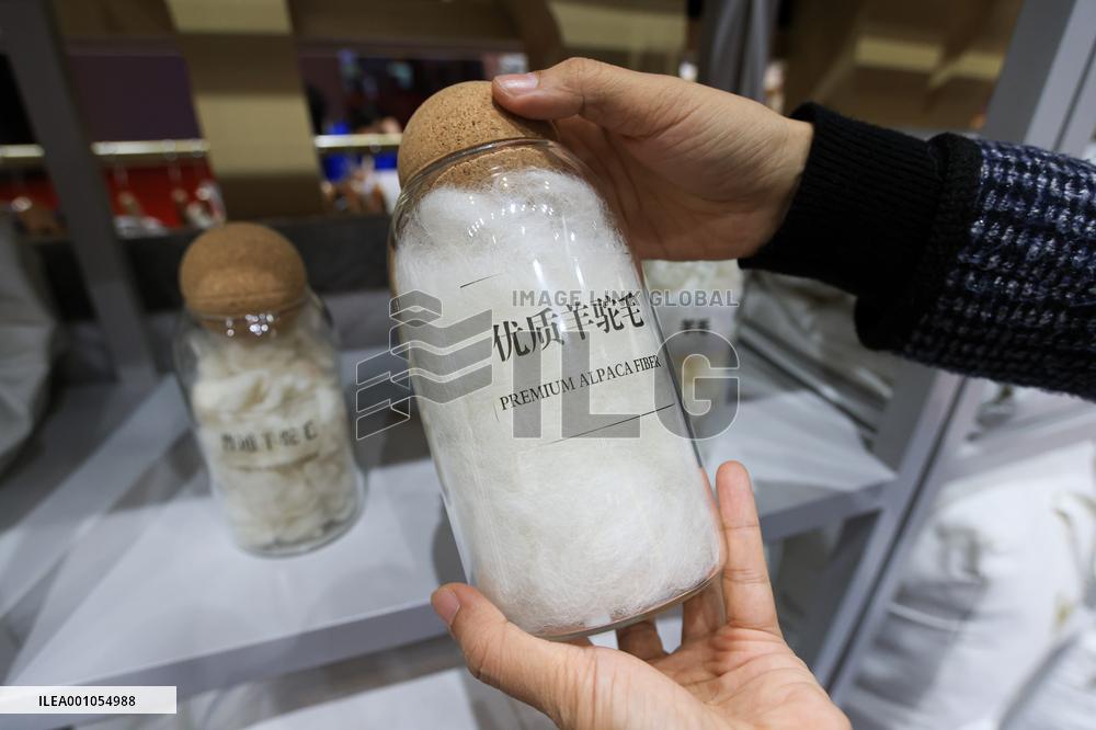 (CIIE) CHINA-SHANGHAI-CIIE-ALPACA FIBER-PRODUCTS (CN)