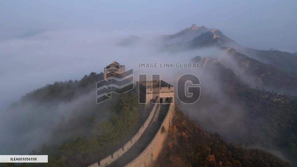 Sea of clouds over Great Wall in N China