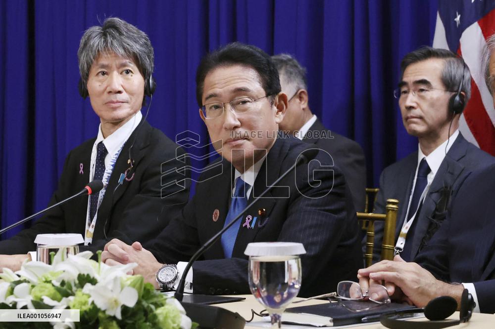 Japan-U.S.-S. Korea summit in Cambodia