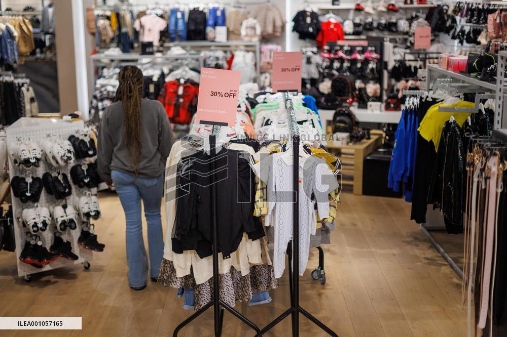 UK-ECONOMY-Q3-CONTRACTION