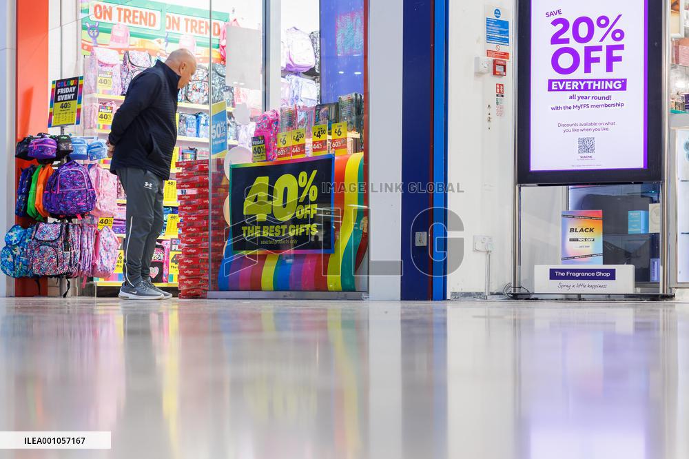 UK-ECONOMY-Q3-CONTRACTION