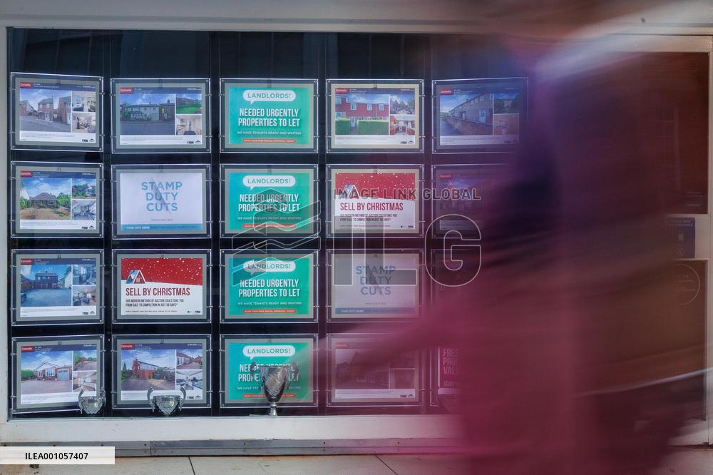 UK-ECONOMY-Q3-CONTRACTION