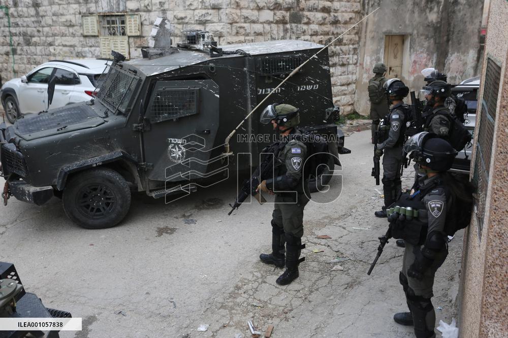 MIDEAST-SALFIT-HARES-ISRAELI SECURITY FORCES