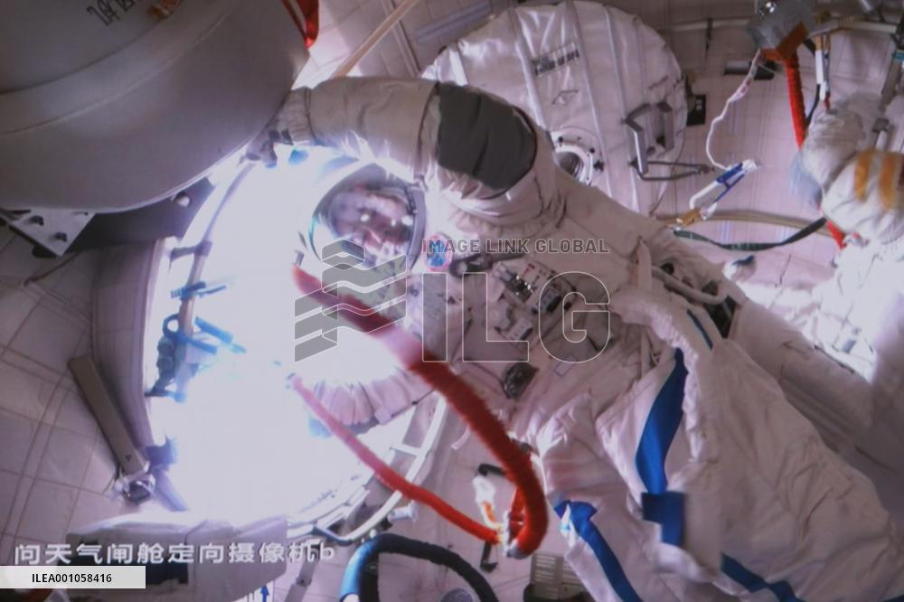 (EyesonSci) CHINA-SHENZHOU-14-TAIKONAUTS-EXTRAVEHICULAR ACTIVITIES-COMPLETION (CN)