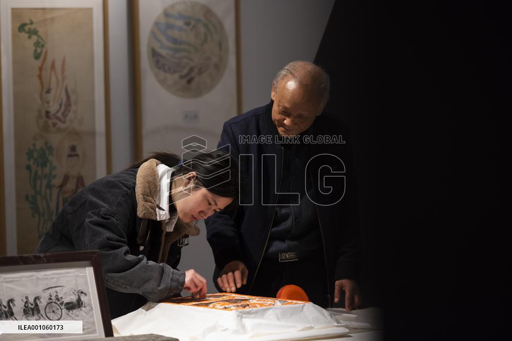 (MASTER OF CRAFTS) CHINA-HENAN-ZHENGZHOU-HIGH RELIEF RUBBING-INHERITOR (CN)