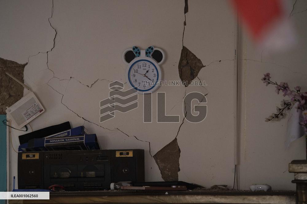 INDONESIA-CIANJUR-EARTHQUAKE-AFTERMATH-WALL CLOCK