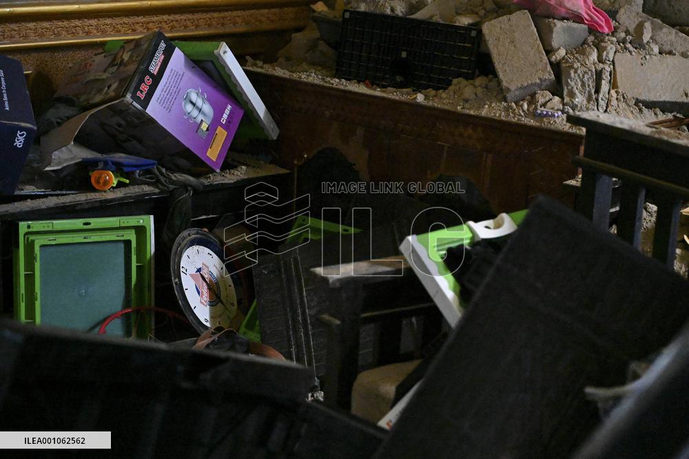 INDONESIA-CIANJUR-EARTHQUAKE-AFTERMATH-WALL CLOCK