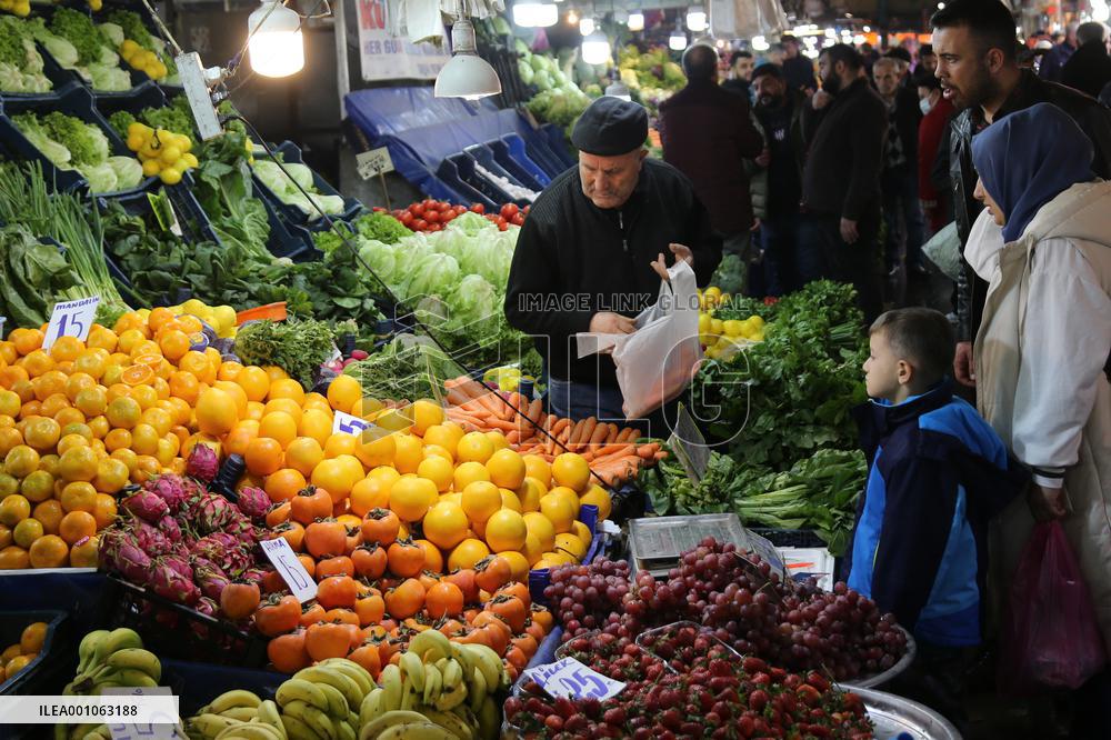 TÜRKIYE-ANKARA-INFLATION-LIVING COSTS