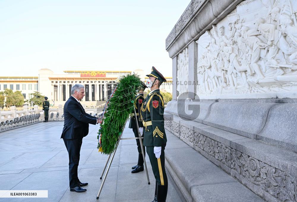 CHINA-BEIJING-CUBA-PRESIDENT-MONUMENT-TRIBUTE (CN)