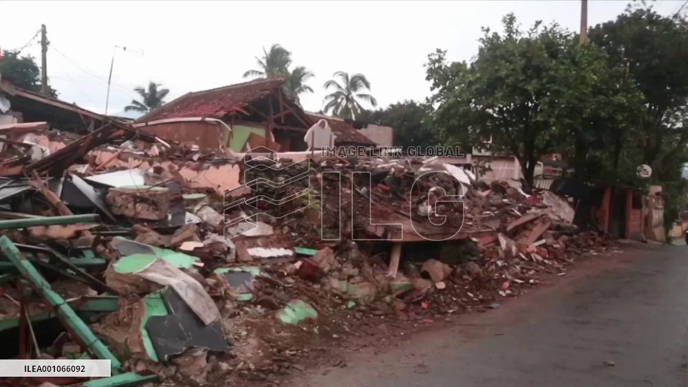 Indonesia to relocate quake victims