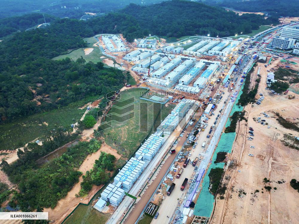 Xinhua Headlines: China strives to ensure livelihoods while fighting COVID-19 resurgences