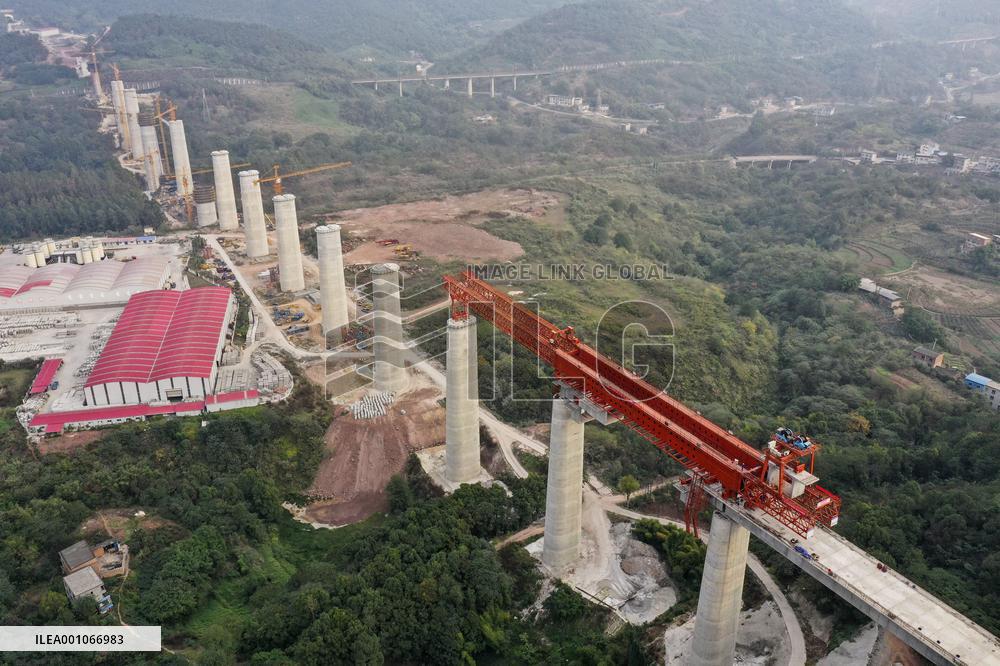 CHINA-CHONGQING-HIGH-SPEED RAILWAY-CONSTRUCTION (CN)