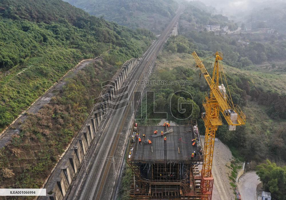CHINA-CHONGQING-HIGH-SPEED RAILWAY-CONSTRUCTION (CN)
