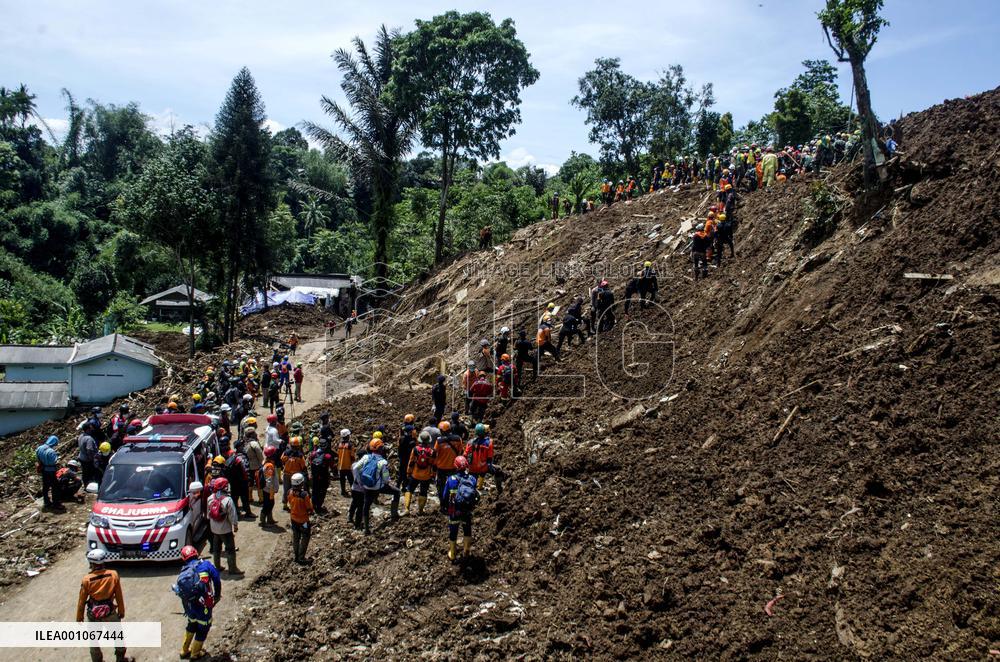INDONESIA-WEST JAVA-EARTHQUAKE-RESCUE