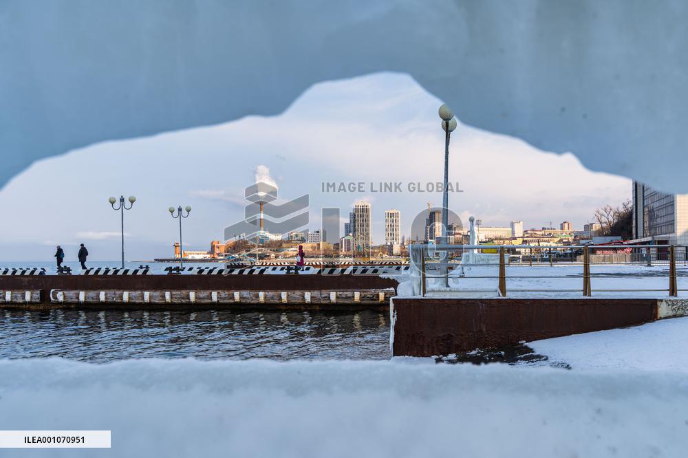 RUSSIA-VLADIVOSTOK-SEASIDE-SCENERY