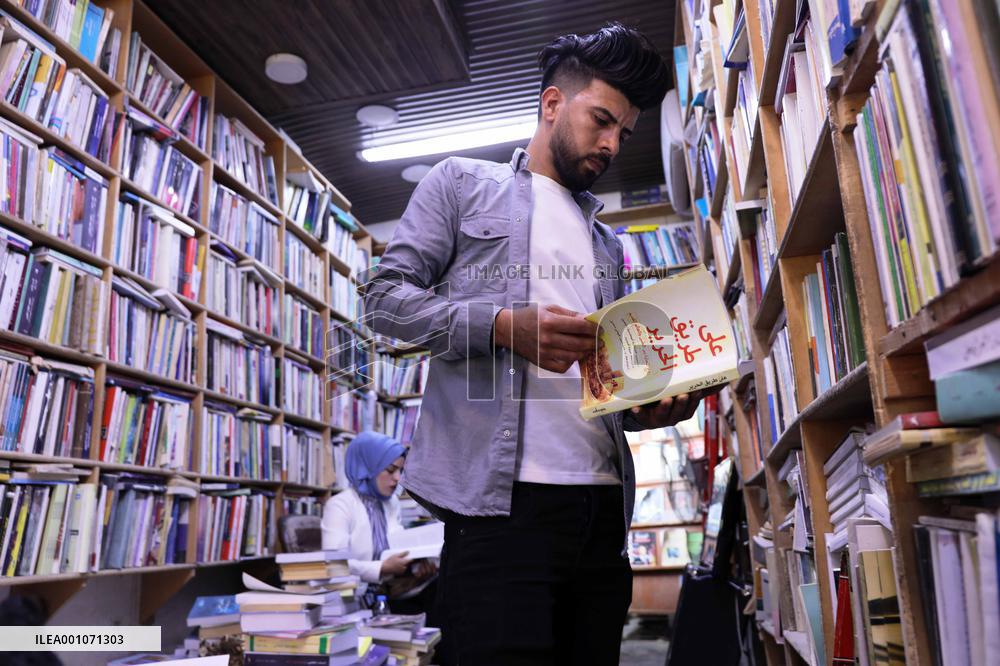 IRAQ-BAGHDAD-BOOKS ON CHINA-DEMAND