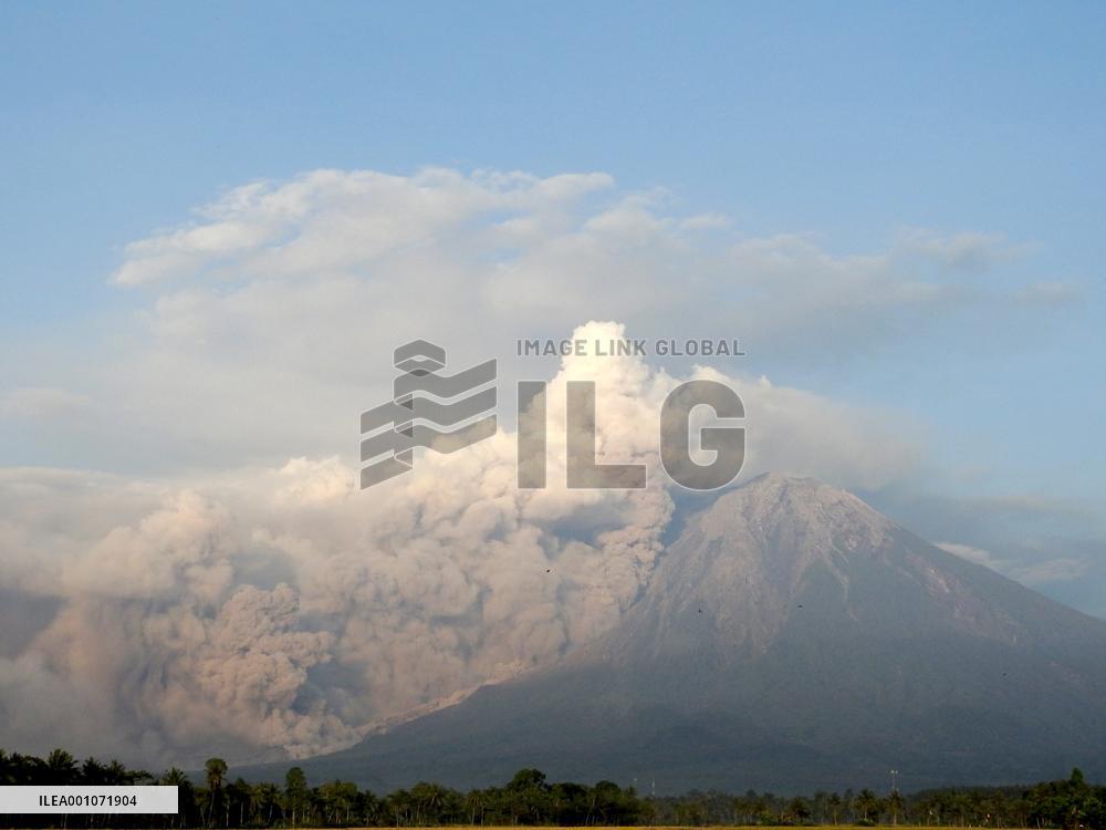 INDONESIA-EAST JAVA-MOUNT SEMERU-ERUPTION
