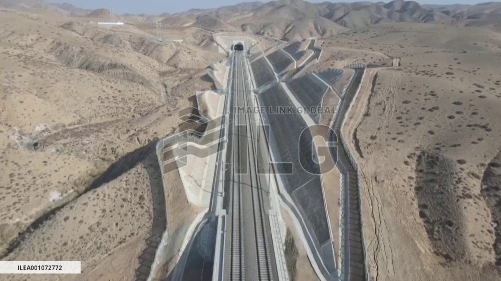 Track-laying completed for major railway in China's Ningxia
